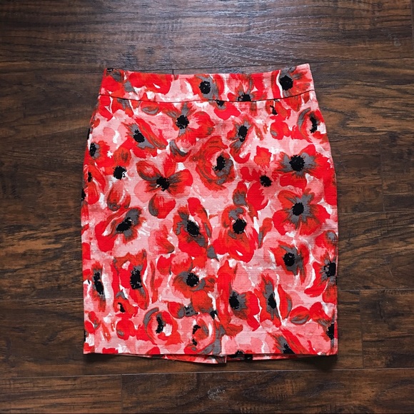Ann Taylor Dresses & Skirts - Ann Taylor • floral poppy print pencil skirt